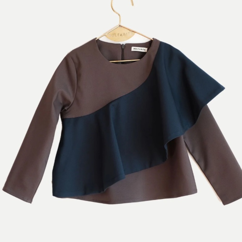 portugal brand Stylish Kids Long Sleeve Top in Blue and Gray wolf & rita size 4t